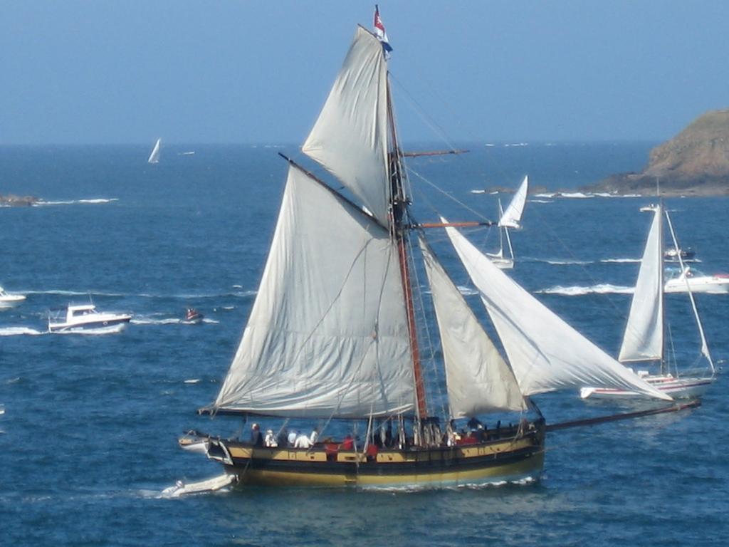 T2-300M Plage-L'Estacade- St Enogat A Dinard Dış mekan fotoğraf